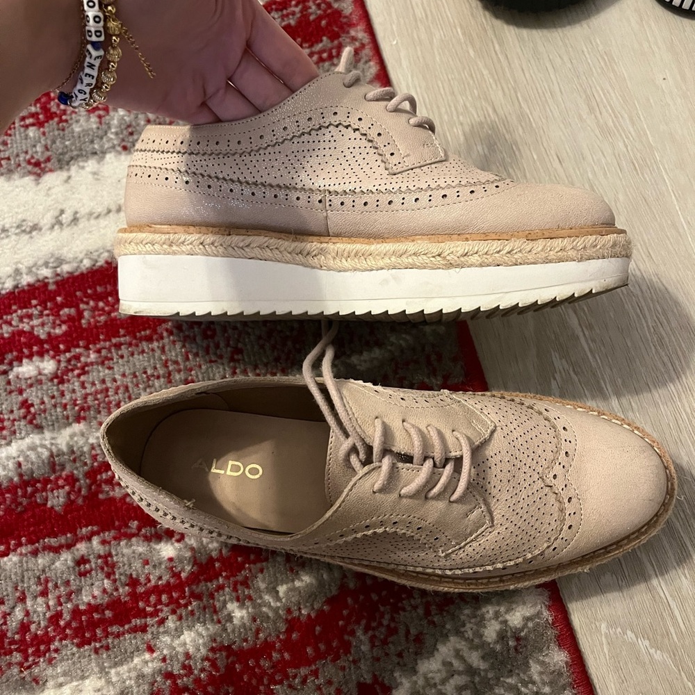 Platform Oxford nude aldo lace up women’s size 6.5